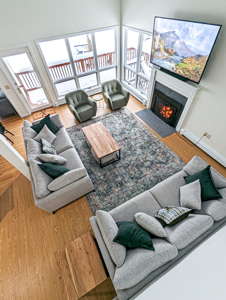 Luxe Ski In/out, Ac, Foliage, Hike, Sauna & Hottub - Jackson, NH