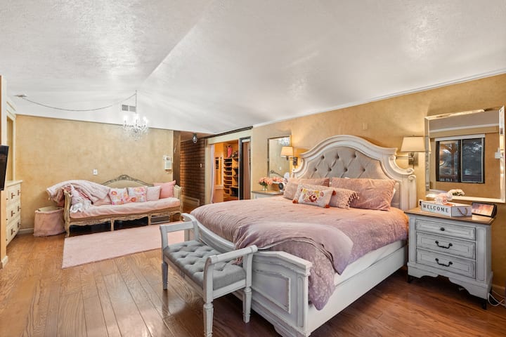First Floor bedroom East wing