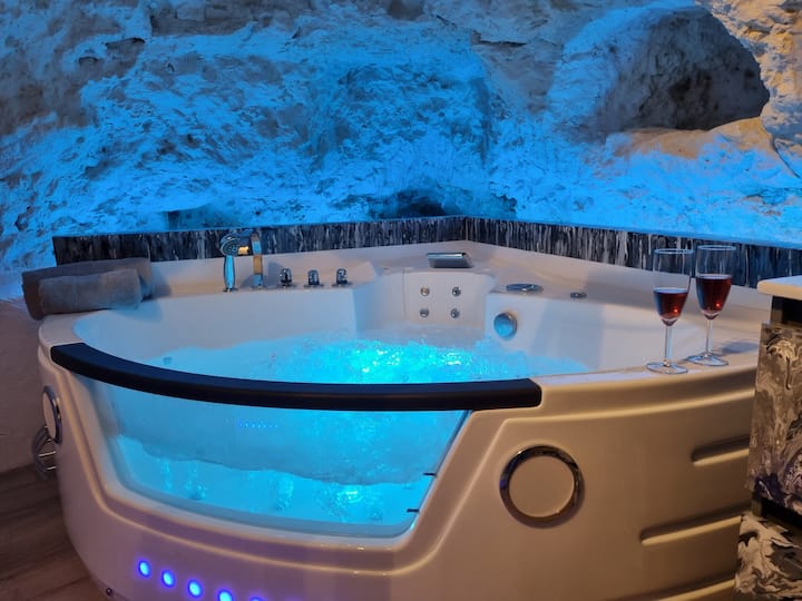 airbnb jacuzzi tours