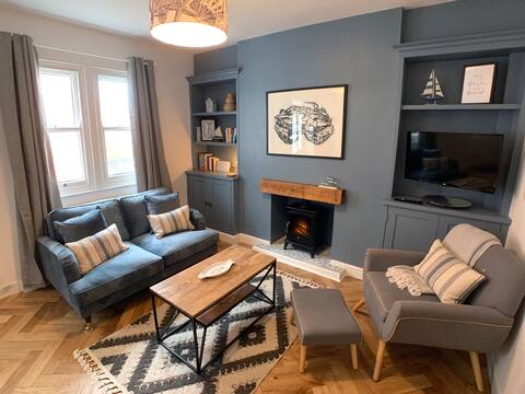 Popular Airbnb listing: Cosy 1 Bed Cottage Scarborough in Newby And Scalby