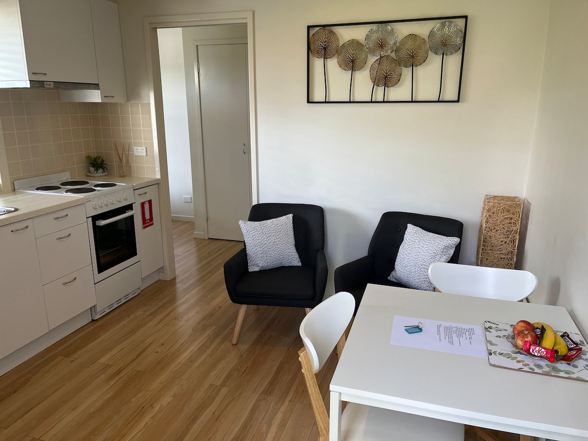 Popular Airbnb listing: The Shed in Dee Why
