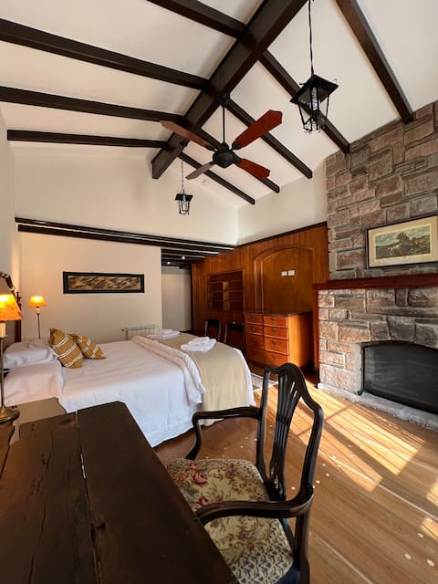 Casa Ballantine 
 - Red House -