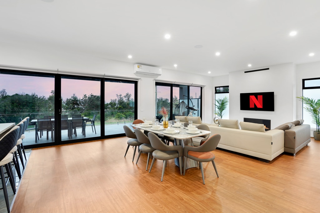 Popular Airbnb listing: MAX Entertain Beachside Retreat - Amazing Backyard in Tootgarook