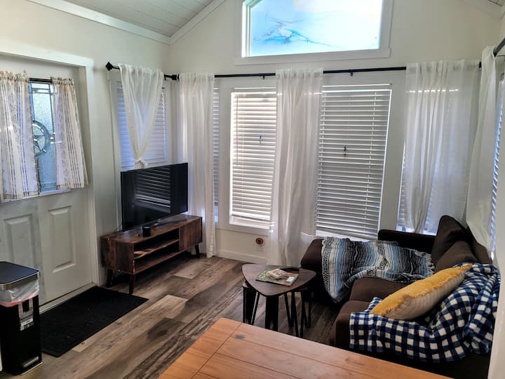 Tiny Home Retreat - Kingsland, TX