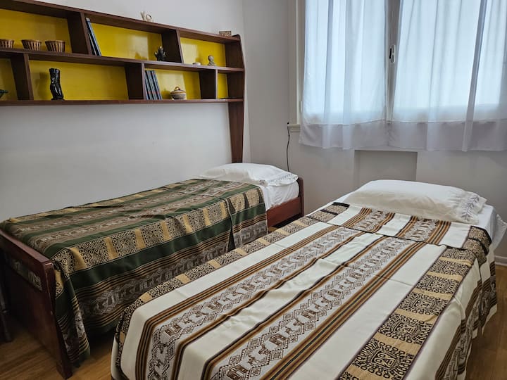 חדר שני: יכול להיות 2 מיטות או 1