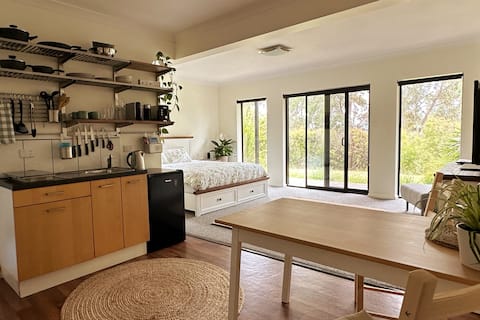 Top performing Airbnb: Tatra Studio Bright - Relax & Explore in Bright