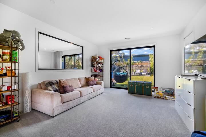 Barwon River retreat gallery image 5