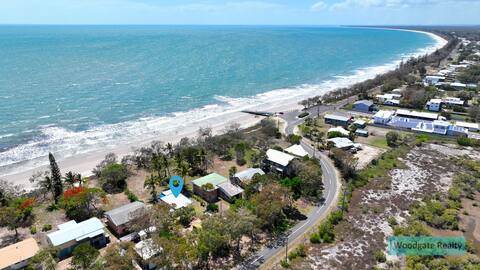 Bradshaw Family Beach house -The Beach at Backyard