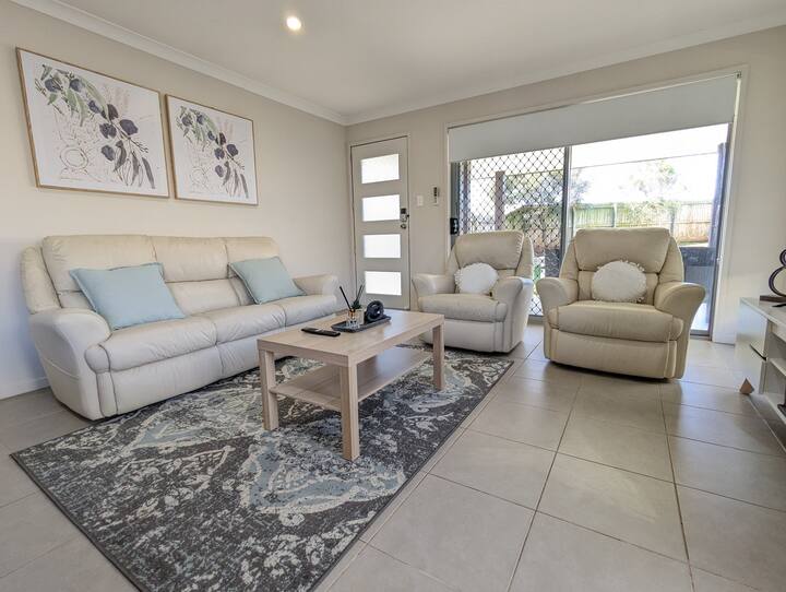 Brand New Furniture/ Stylish Home / Peaceful For 8 - Toowoomba