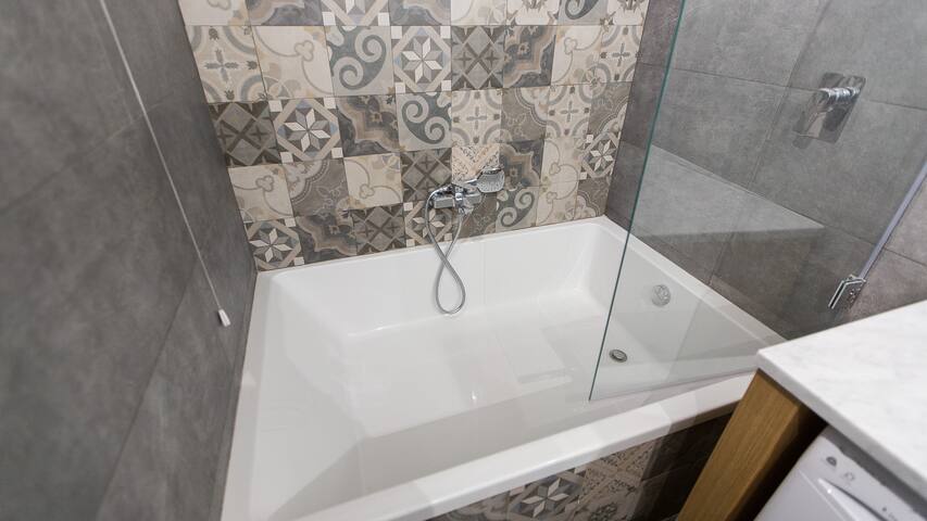 Live the Trastevere neighbourhood atmosphere! gallery image 4