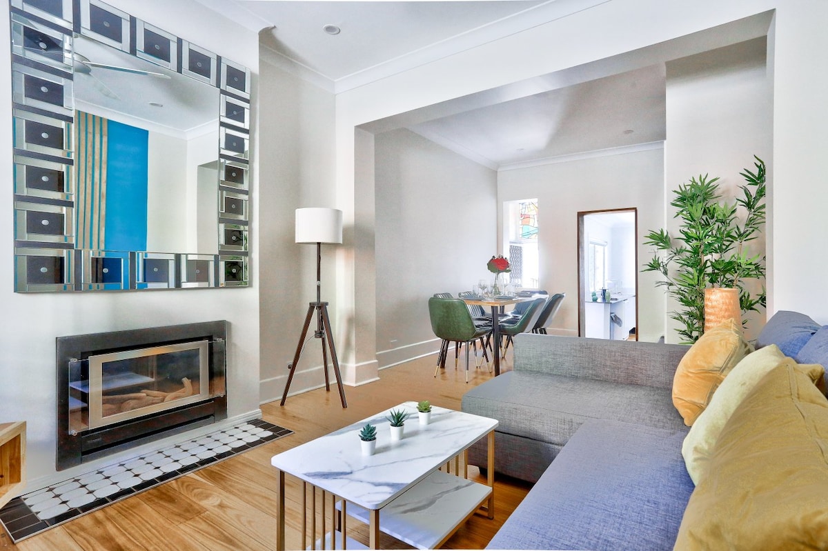 Top Airbnb: Gorgeous 2 Bedroom House Ultimo 2 E-Bikes Included in Ultimo