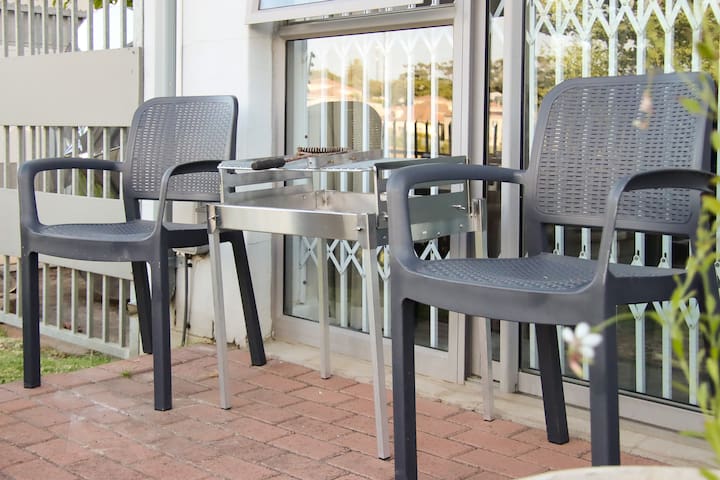 2 Bed Apartment, Valleisig, Durbanville, WC gallery image 3