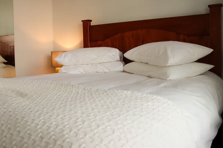 2 Bed Apartment, Valleisig, Durbanville, WC gallery image 4