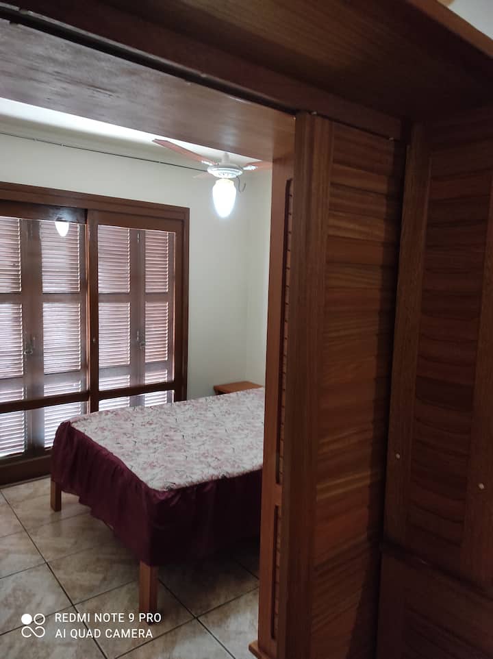 Ambienti i dhomës së gjumit