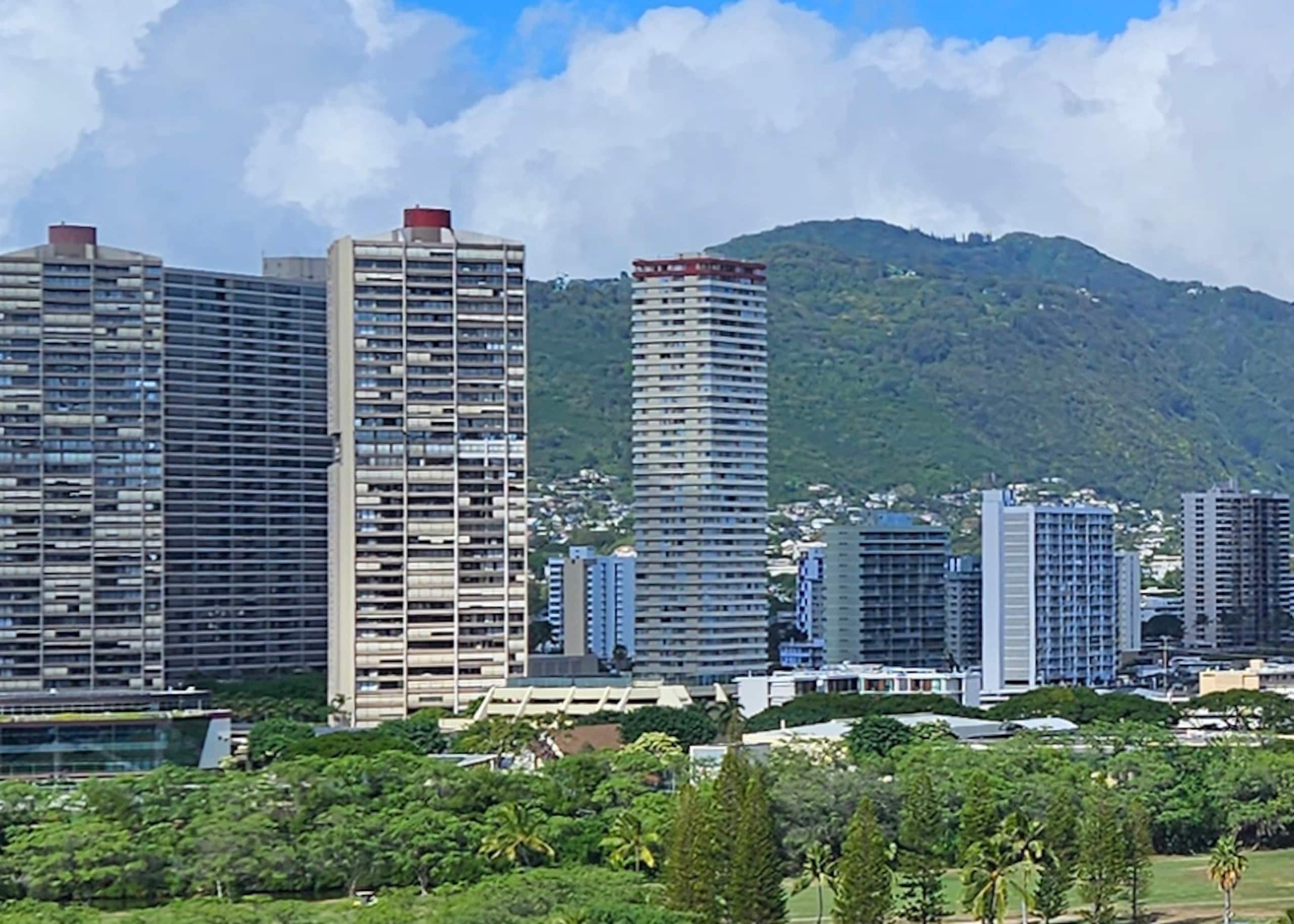 Quaint Studio in Central Waikiki - Image 14