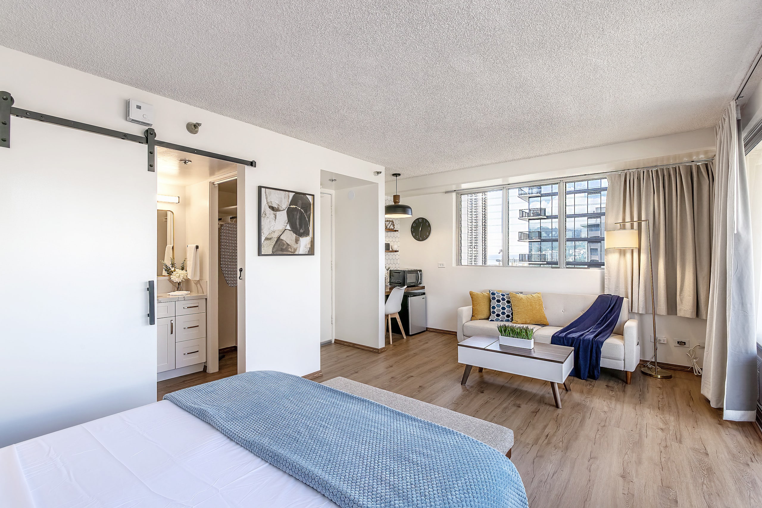Quaint Studio in Central Waikiki - Image 9