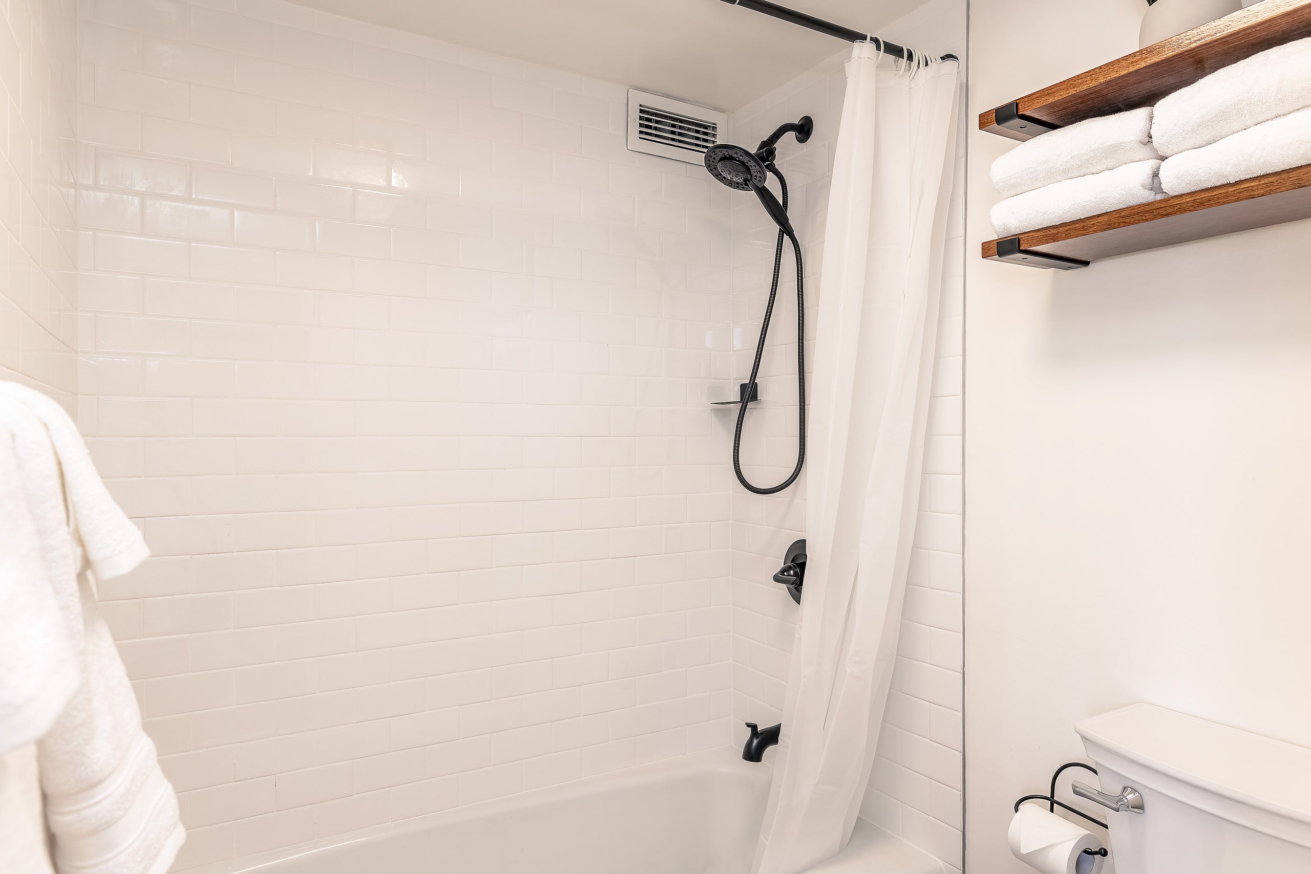 Quaint Studio in Central Waikiki - Image 5
