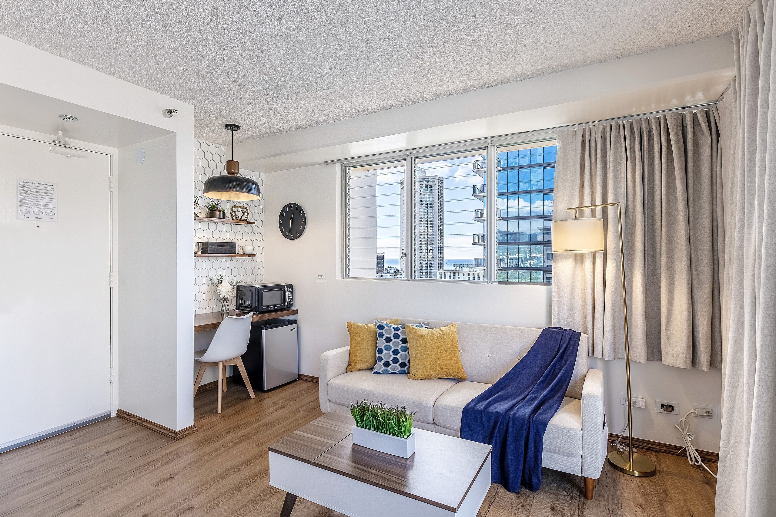 Quaint Studio in Central Waikiki - Image 1