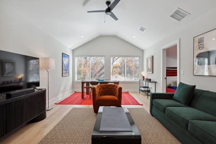 New Construction House w/ Heated Pool Mins From DT gallery image 4