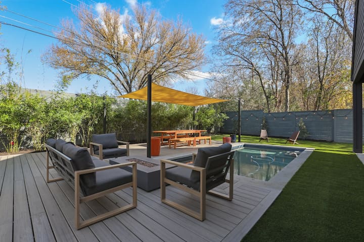 New Construction House w/ Heated Pool Mins From DT