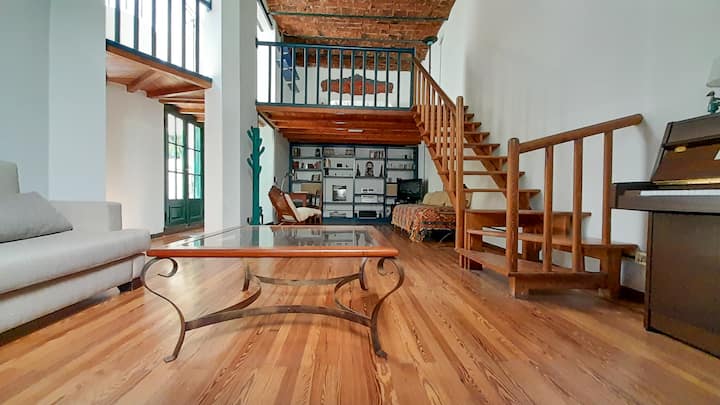 Лофт с двумя уровнями в Monserrat