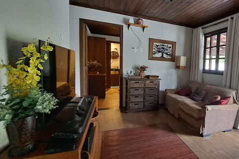Popular Airbnb listing: Colonial house in the mountains Chácara 41 (105m²) in Alfredo Chaves