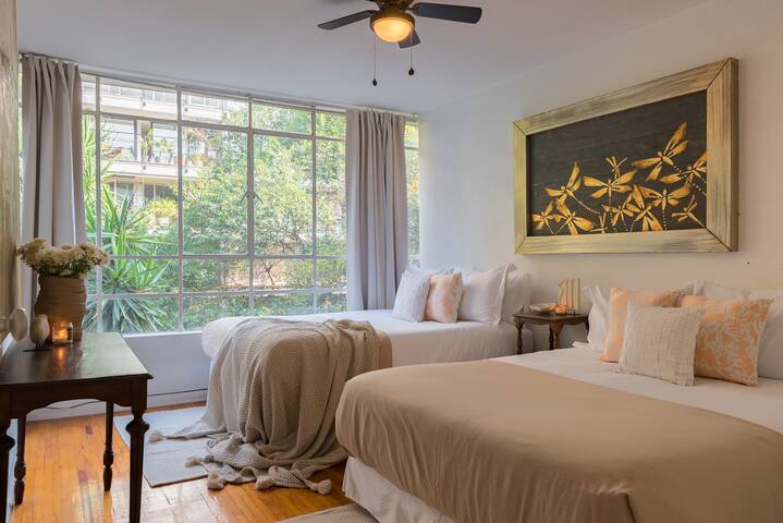 Location- Design & Comfort Fully equipped gallery image 5