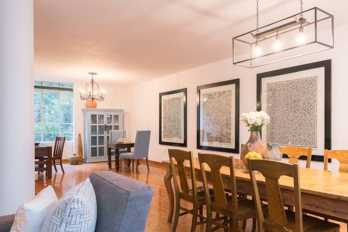 Location- Design & Comfort Fully equipped gallery image 2