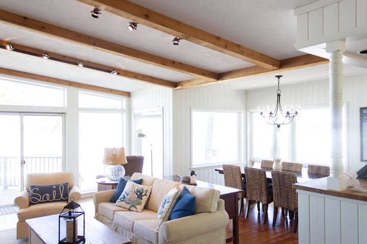 Lundquist Realty & Vacation Rentals of Door County, LLC. managed Airbnb listing 3