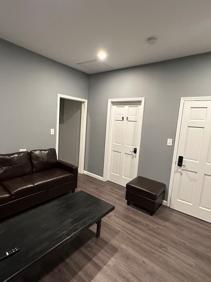 2 Bedroom Section Of Condo B7&b8 - Springfield, IL