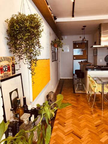 Apê Laranjeiras: vaga, Netflix e metrô a 200m gallery image 5