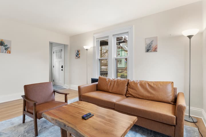 Premier, Modern 4 Br Near U Of R - Rochester, NY