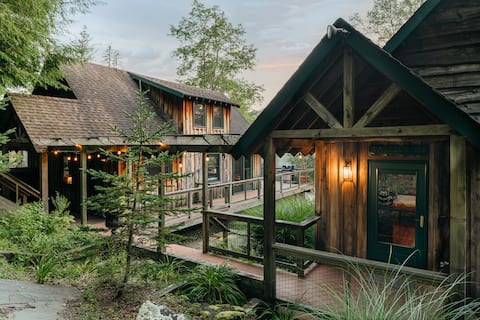 Lakefront getaway @twogoodcabins