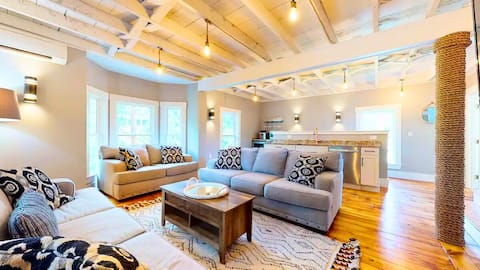 The Eagle's Nest | Rooftop Deck | Close to Beach