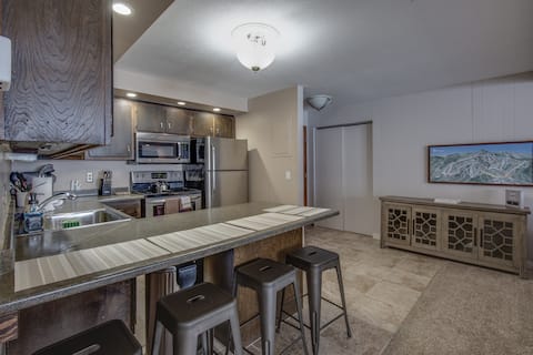 2 BR Condo Close to Killington & Pico!