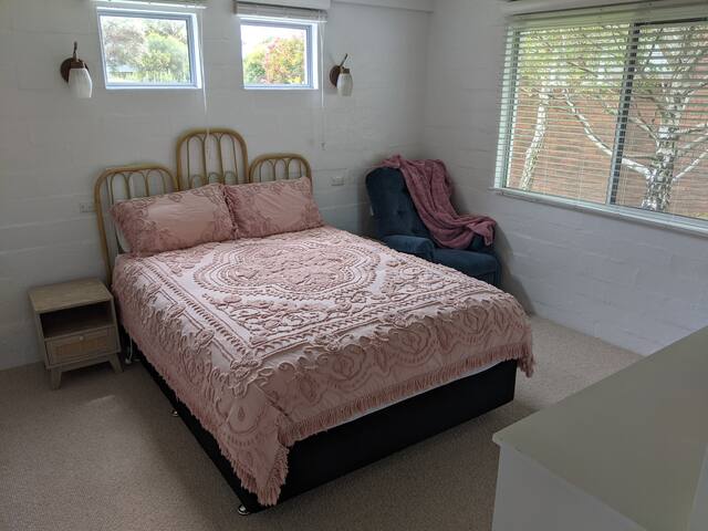 Pink Granite gallery image 4