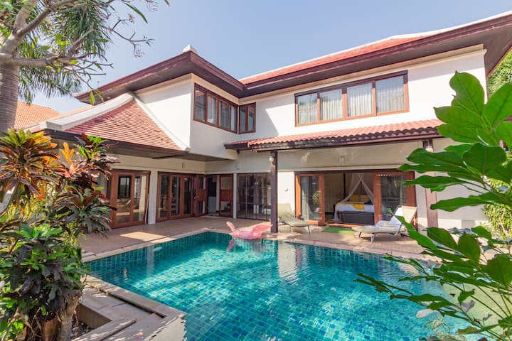 Bali Haven 3br Privatepool Villa - Pattaya