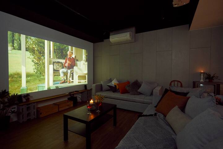 西門私寓-極。台北車站雙層電梯公寓，大型投影，吧台聚會(17人) gallery image 5