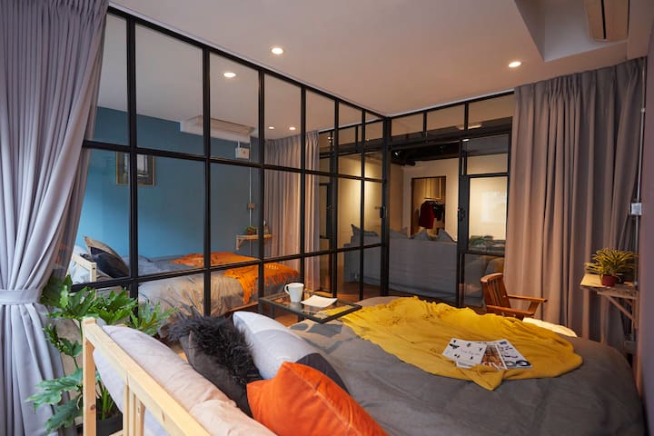 西門私寓-極。台北車站雙層電梯公寓，大型投影，吧台聚會(17人)