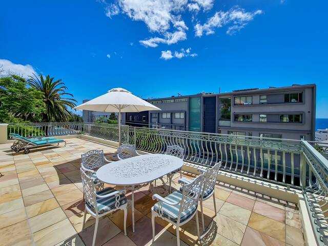 Incredible Home in Bantry Bay gallery image 5