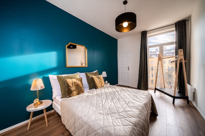 Majestic Square View Residence by Wagnerstays