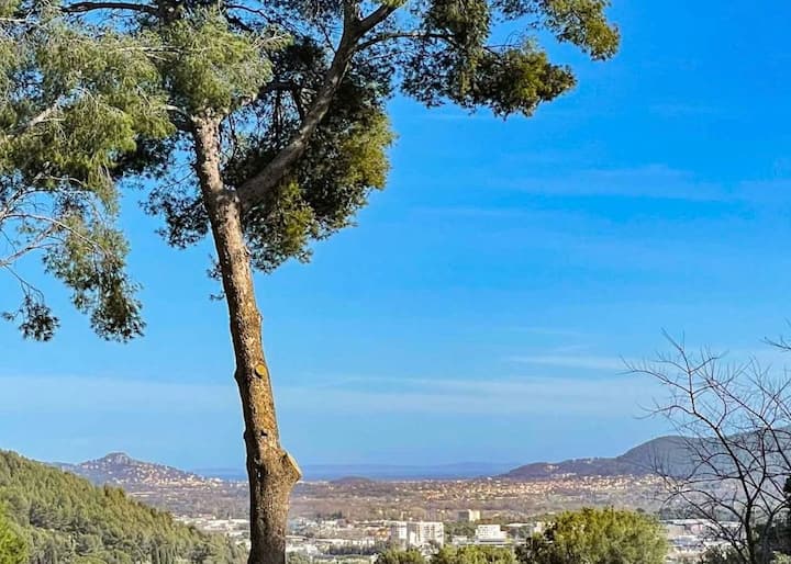 Mont Faron : T2 Vue Mer Et Mont Coudon - Toulon