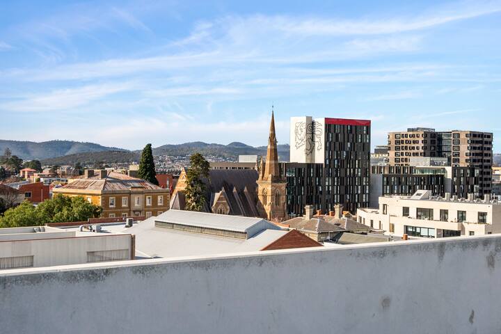 Hobart CBD Roof Top Penthouse gallery image 3