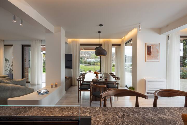 Beachfront Linum Escape Retreat Heated Pool gallery image 3