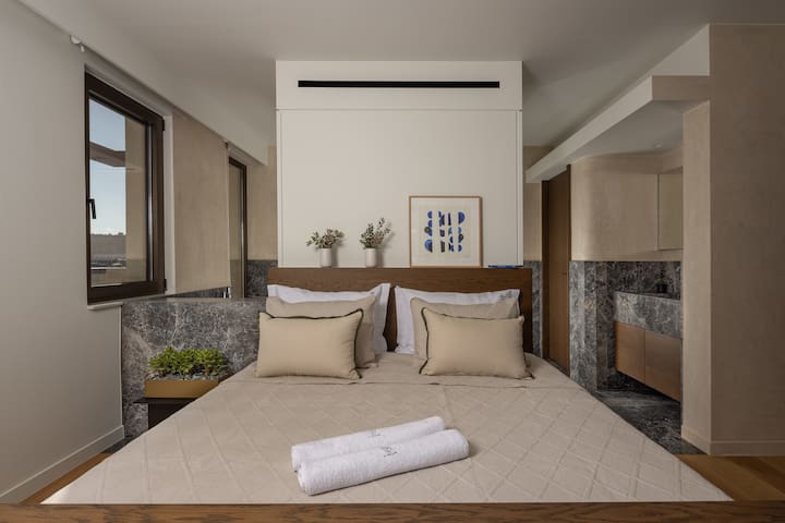 Beachfront Linum Escape Retreat Heated Pool gallery image 2