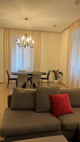 Luxury House With Parking gallery image 2