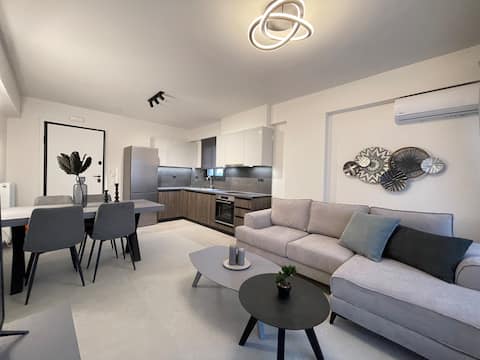 Athenean Gem near Athens Metro Mall