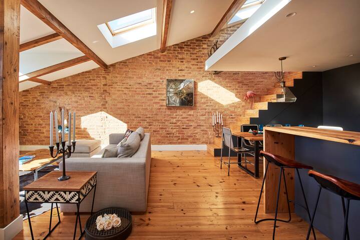 NEW!Amazing and Unique Penthouse in city center! gallery image 3