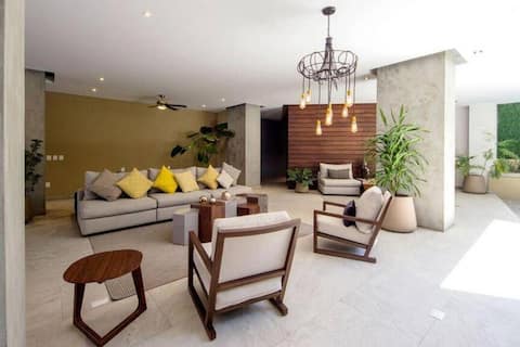 Popular Airbnb listing: Luxury Zona Romantica apartment in Jalisco