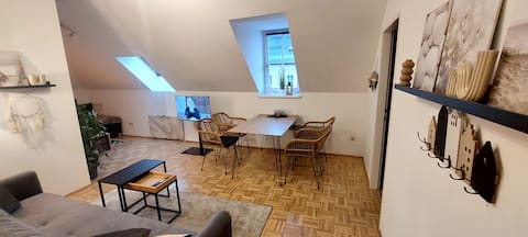 Top Airbnb: BullsLiving Seeapartment 5 in Velden Am Wörther See